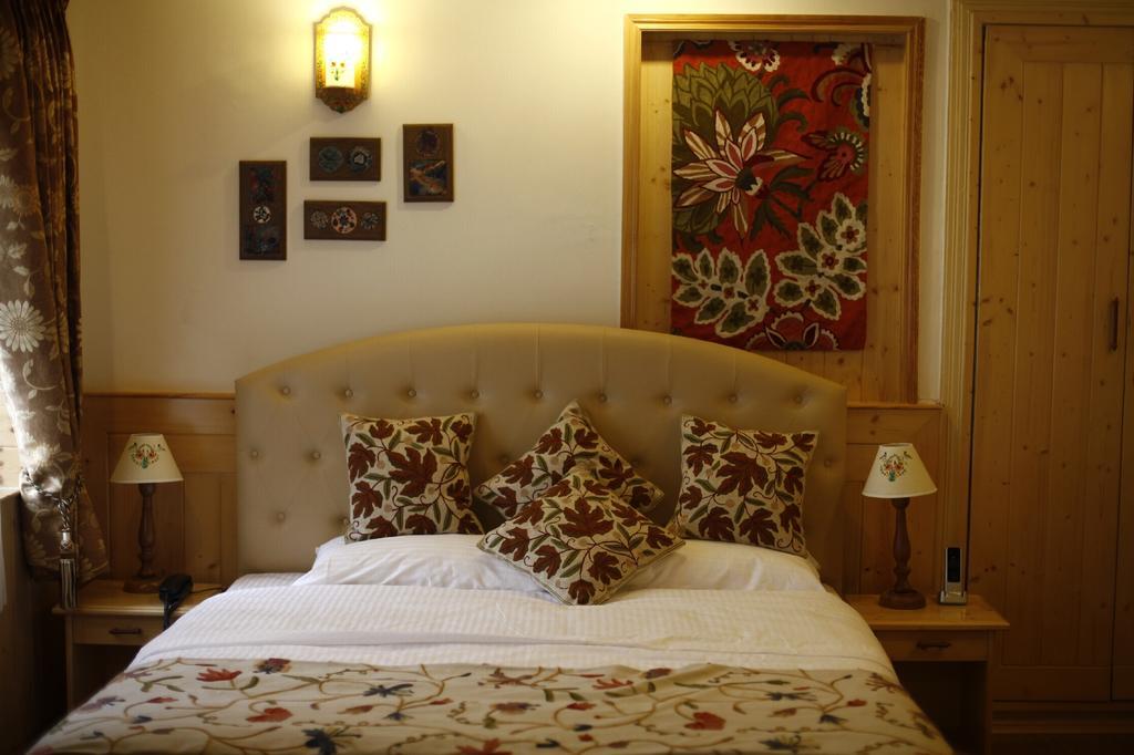 Dove Cottage Srīnagar Екстериор снимка