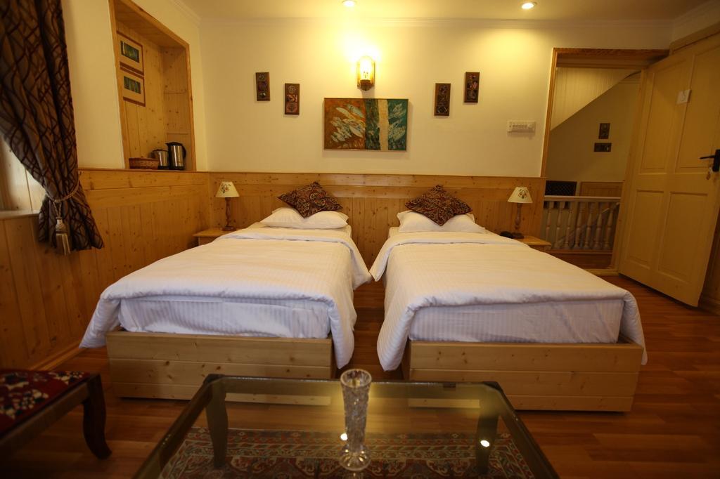 Dove Cottage Srīnagar Екстериор снимка