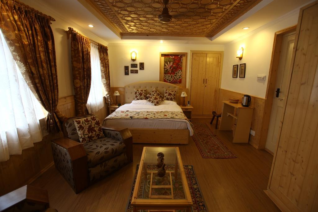 Dove Cottage Srīnagar Екстериор снимка